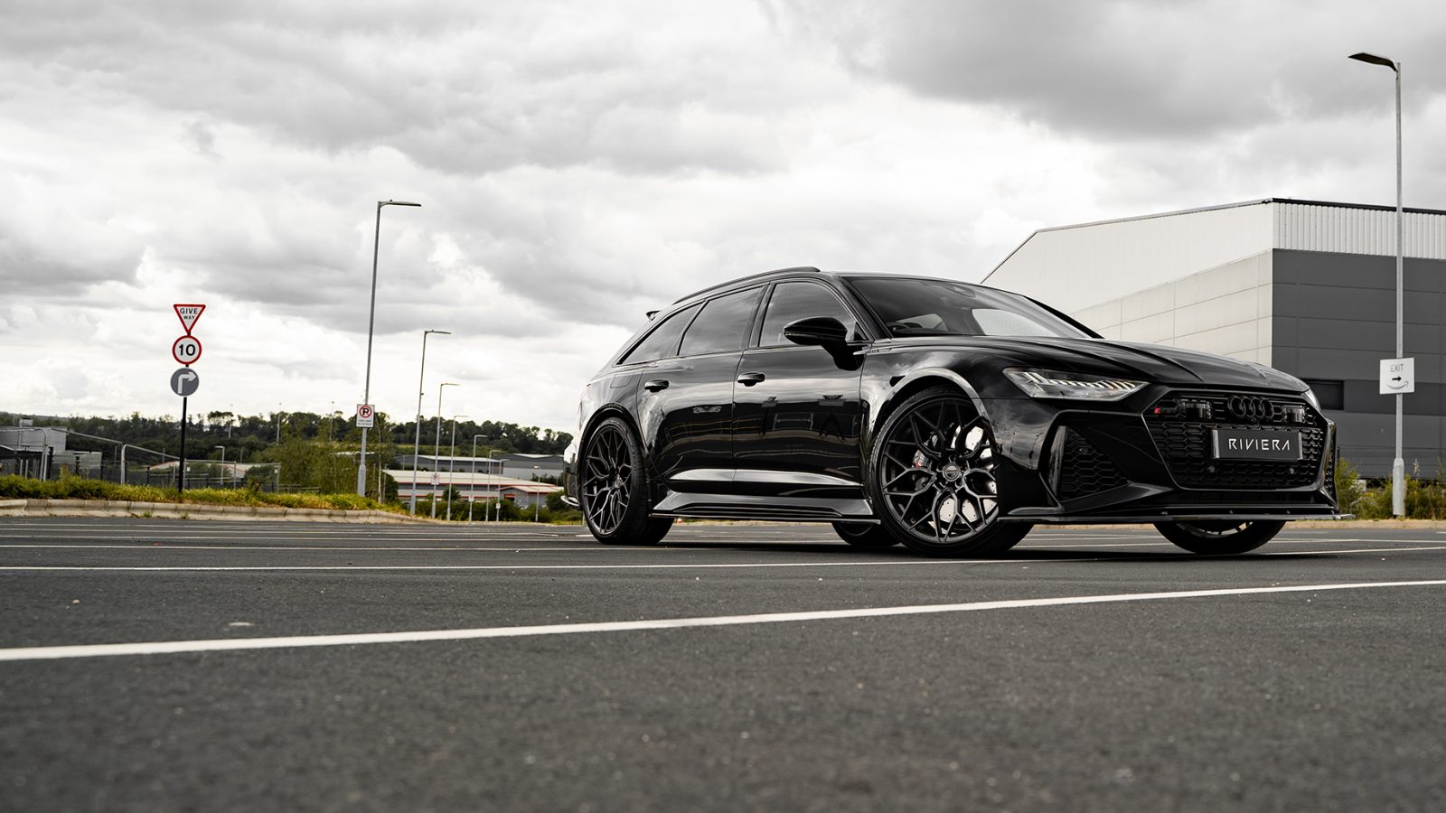 Best Alloy Wheels for Audi RS6 C8 Riviera RF108 22x10_5 Gloss Black Desktop