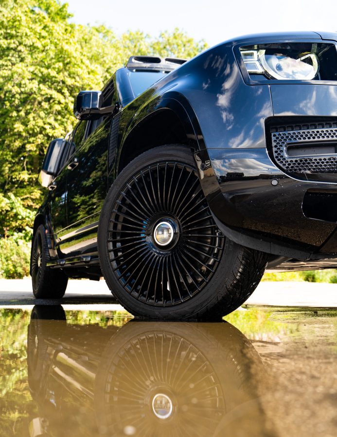 Land Rover Defender 110 Riviera FG3 GB