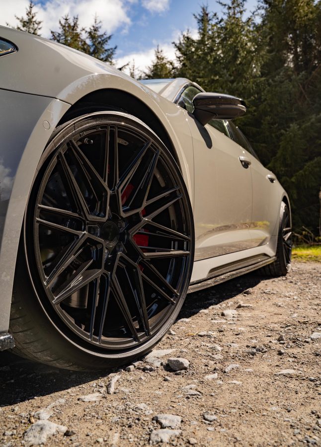 Audi RS6 C8 Riviera RF10 Gloss Black