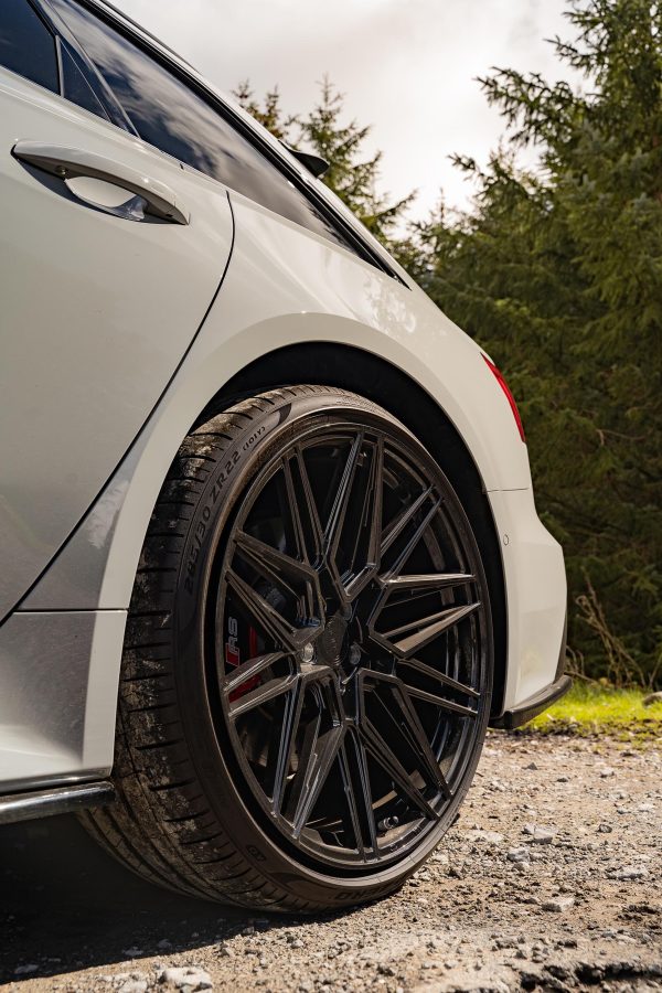 Audi RS6 C8 Riviera RF10 Gloss Black