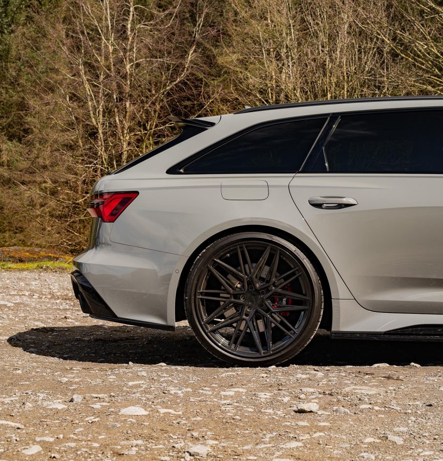 Audi RS6 C8 Riviera RF10 Gloss Black