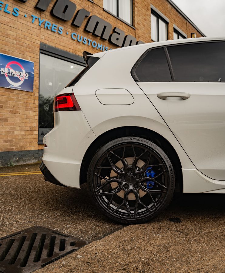 Volkswagen Golf R MK8 Riviera RF108 GB