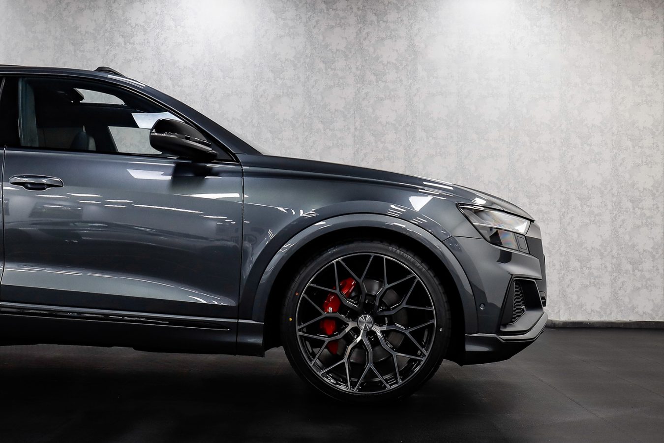 Audi SQ8 Riviera RF108 Black Polished Dark Tint