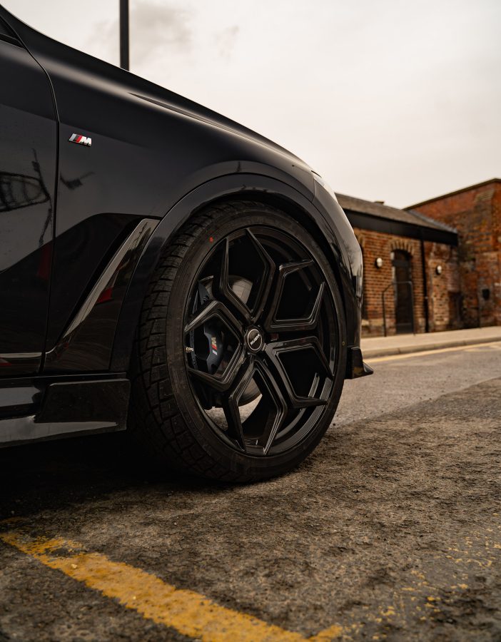 BMW X7 G07 Riviera RF7 Gloss Black