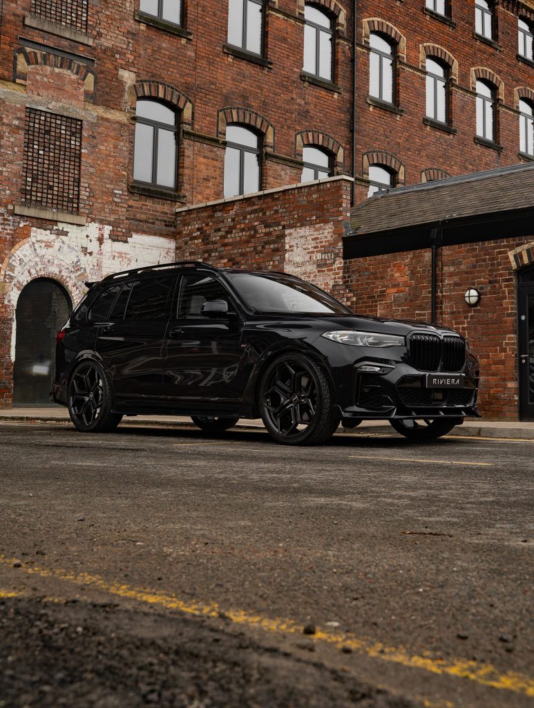 BMW X7 G07 Riviera RF7 Gloss Black