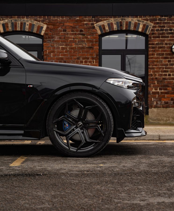 BMW X7 G07 Riviera RF7 Gloss Black
