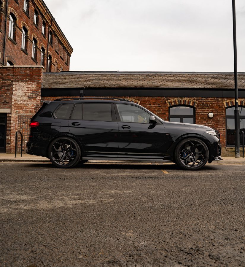 BMW X7 G07 Riviera RF7 Gloss Black