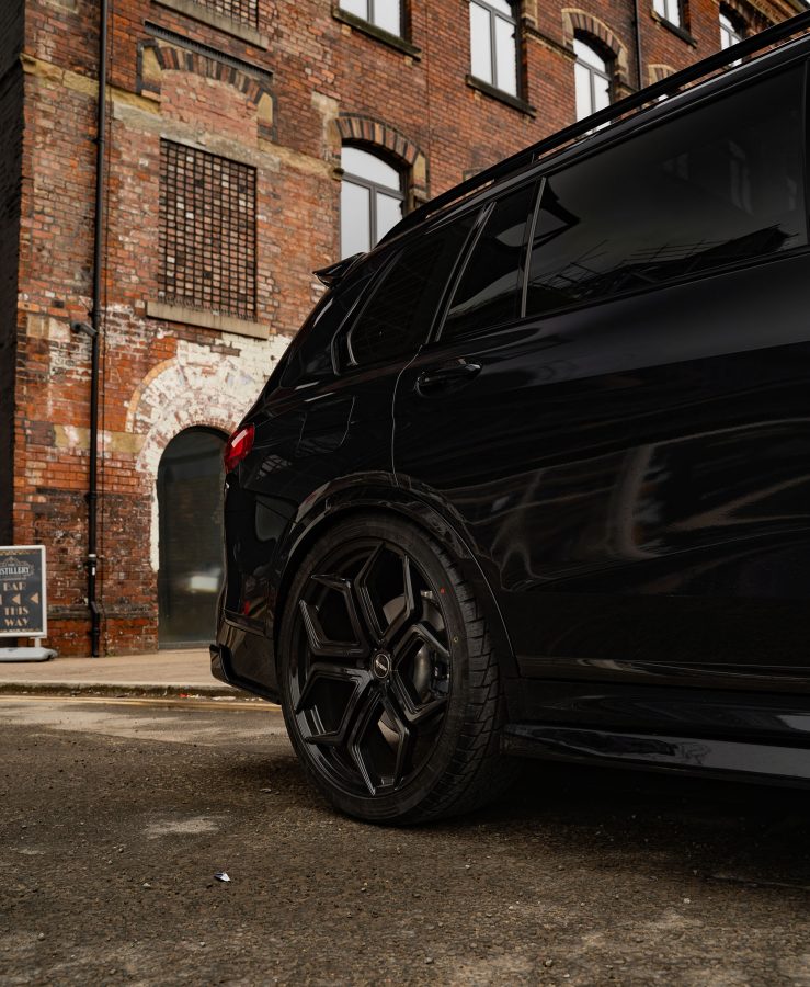 BMW X7 G07 Riviera RF7 Gloss Black