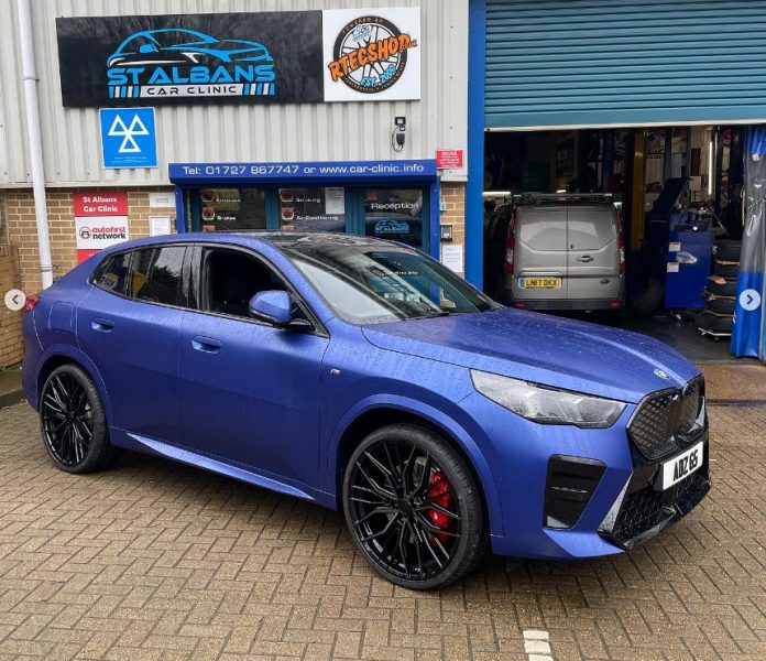 BMW iX2 30 M Sport X Drive 22x9 Riviera RF9 Black Polished Dark Tint