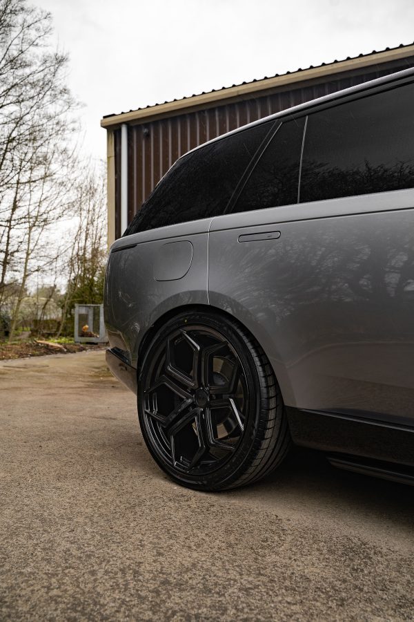 Range Rover Vogue L460 Riviera RF7 Gloss Black