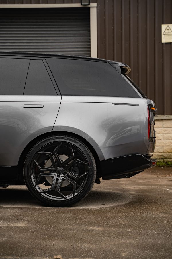 Range Rover Vogue L460 Riviera RF7 Gloss Black