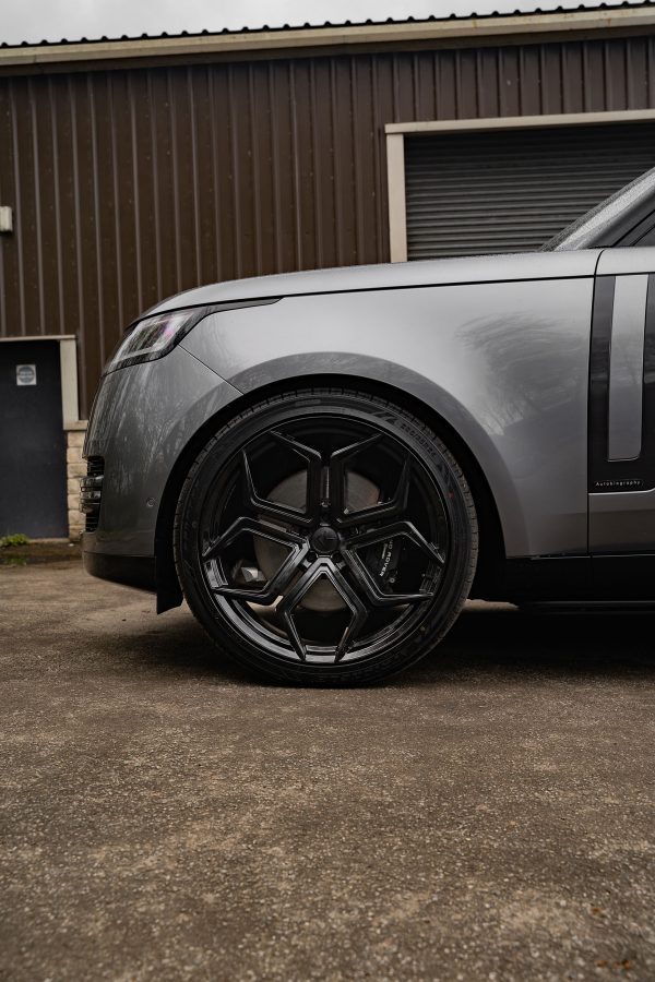 Range Rover Vogue L460 Riviera RF7 Gloss Black