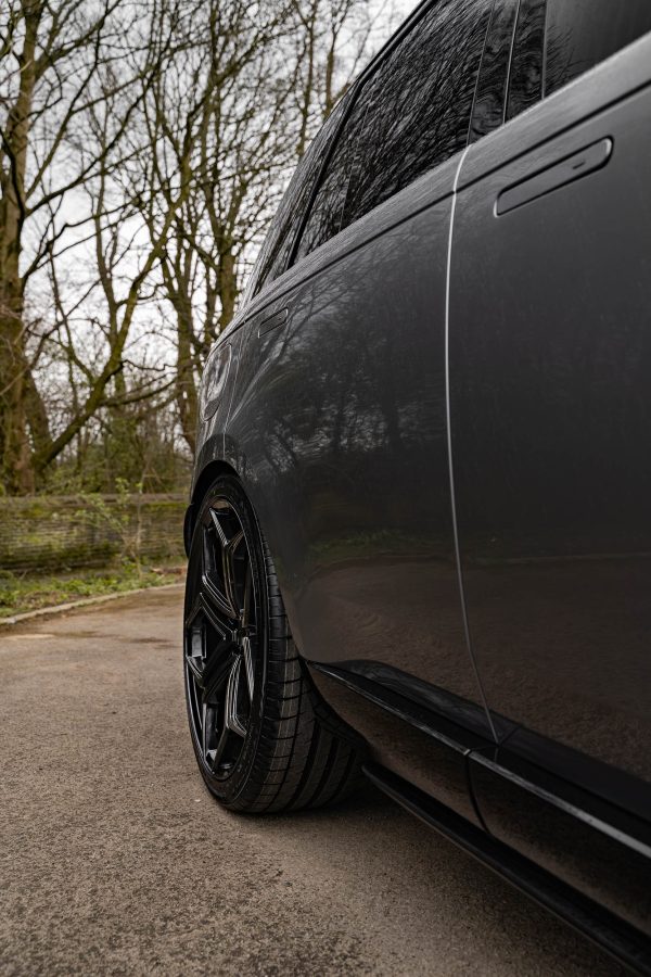Range Rover Vogue L460 Riviera RF7 Gloss Black