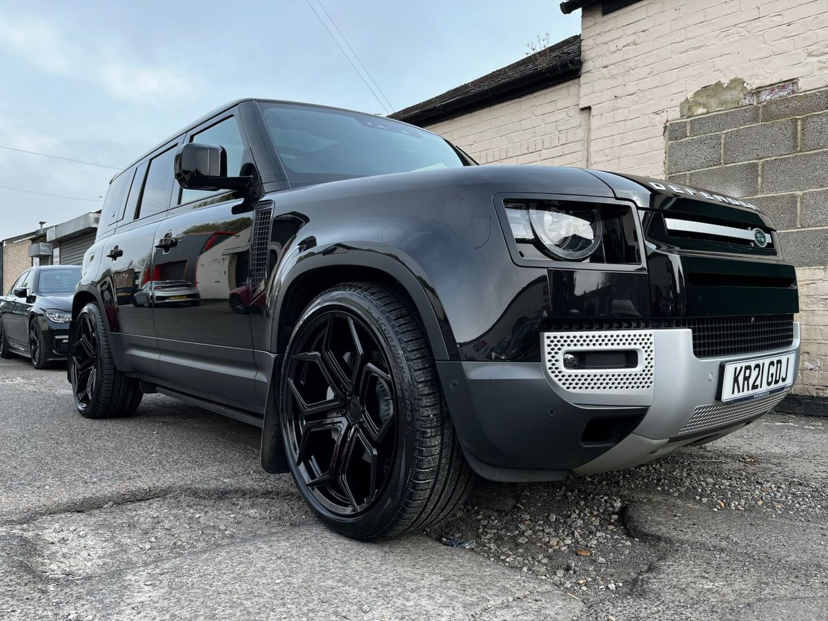 Land Rover Defender 110 Riviera RF7 GB