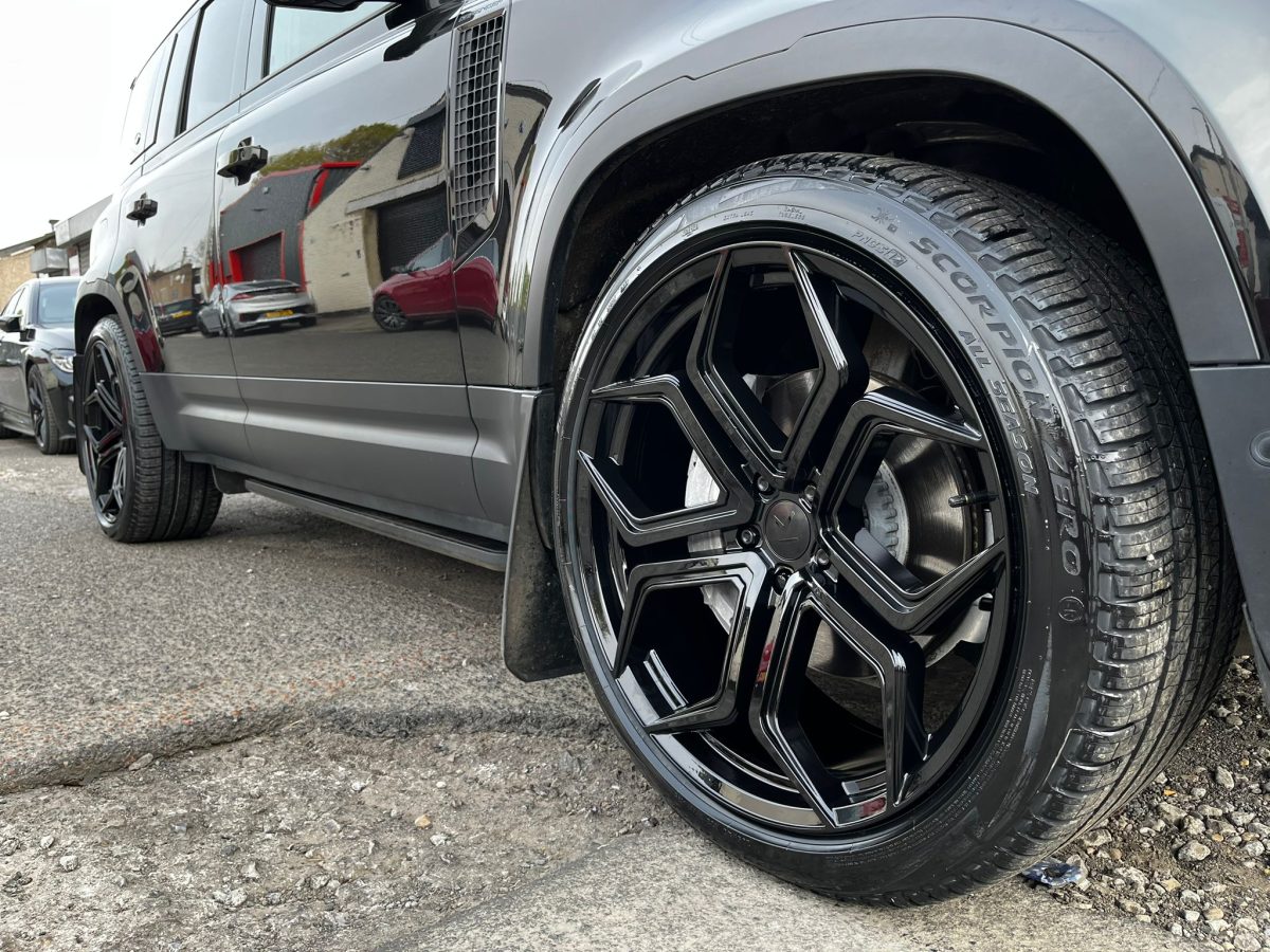 Land Rover Defender 110 Riviera RF7 GB