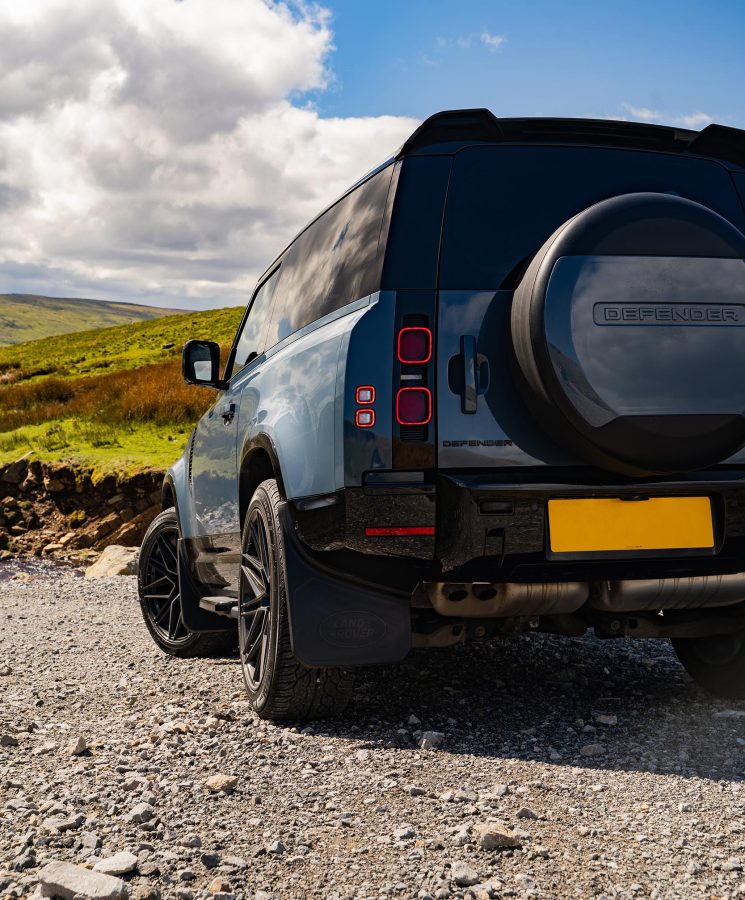 Land Rover Defender 90 Riviera RF10 Black Polished Dark Tint