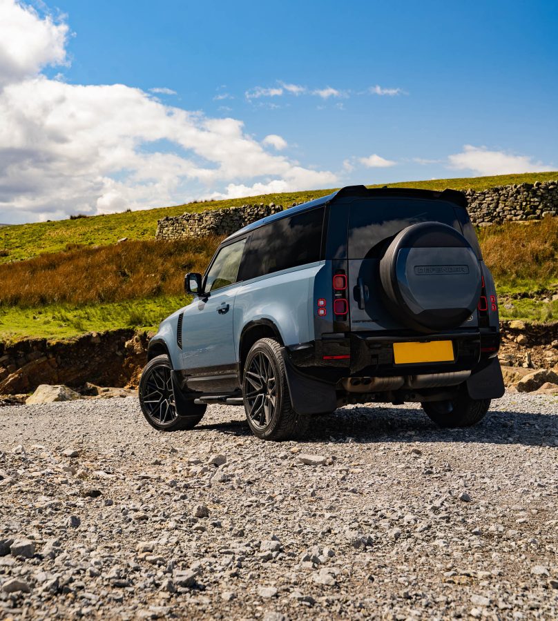 Land Rover Defender 90 Riviera RF10 Black Polished Dark Tint