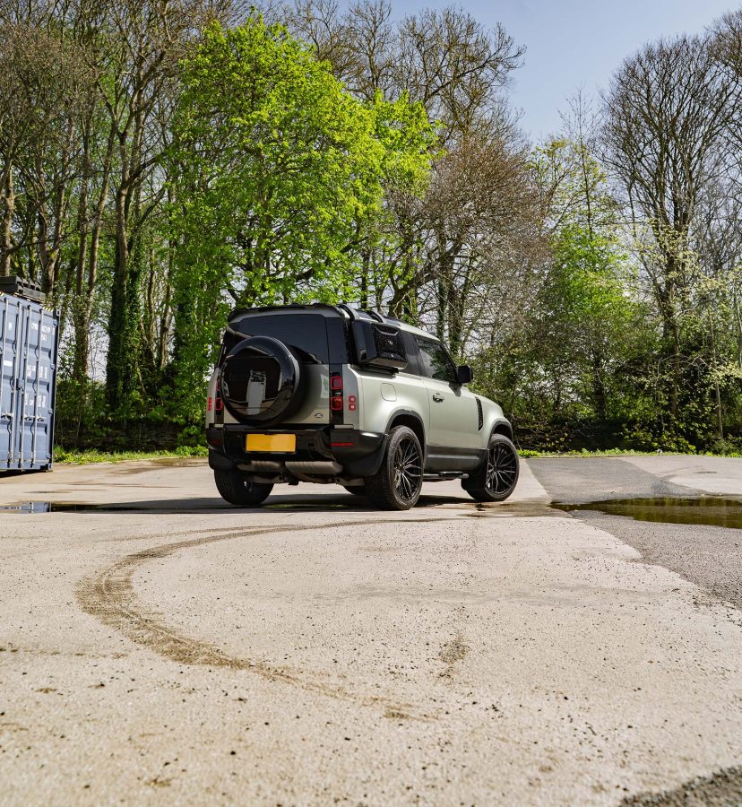 Land Rover Defender 90 Riviera RF9 Black Polished Dark Tint