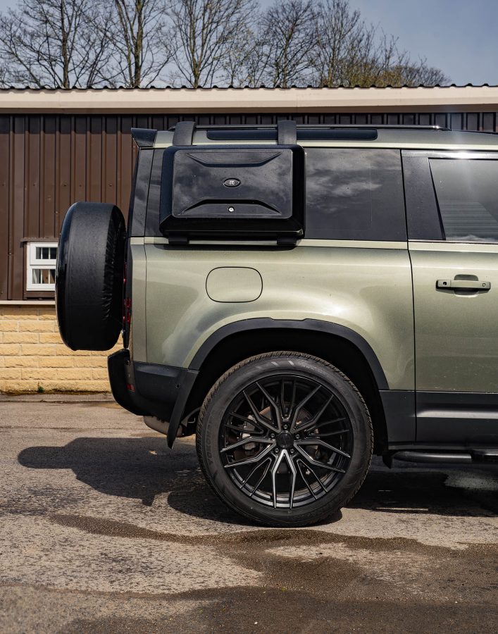 Land Rover Defender 90 Riviera RF9 Black Polished Dark Tint