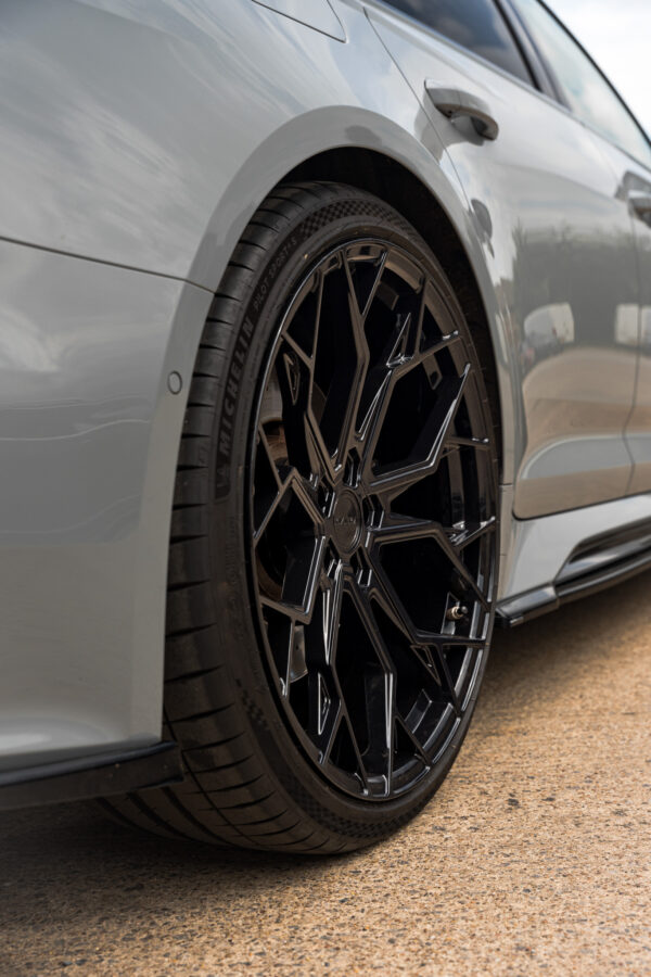 Nardo Grey Audi RS6 C8 Riviera RF5 Gloss Black