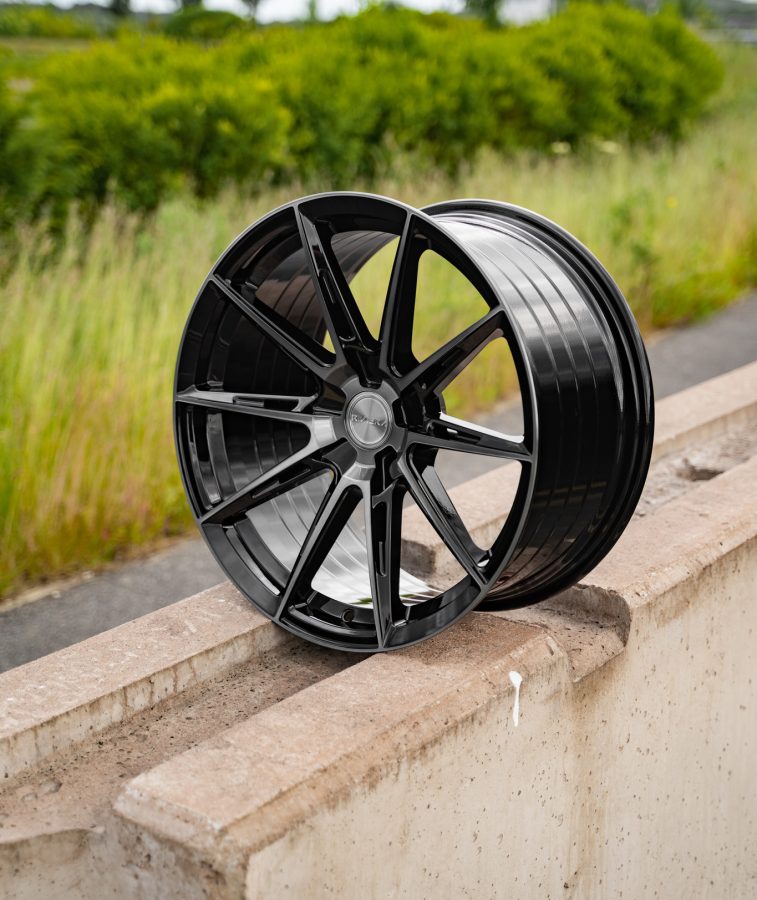 Riviera RF6 Lifestyle