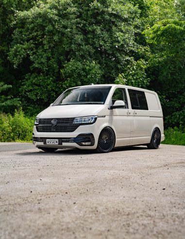 Volkswagen Transporter T6_1 T30 Riviera RV1 Gloss Black