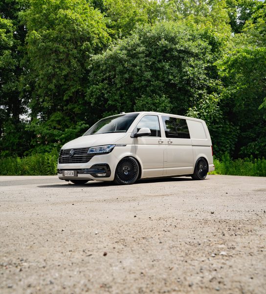 Volkswagen Transporter T6_1 T30 Riviera RV1 Gloss Black