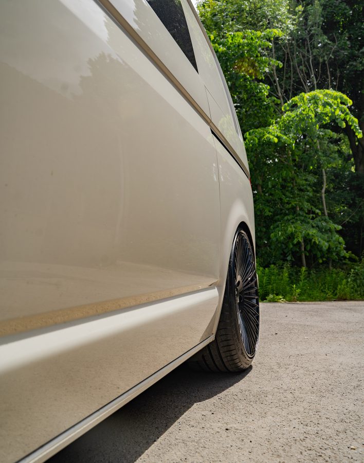 Volkswagen Transporter T6_1 T30 Riviera RV1 Gloss Black