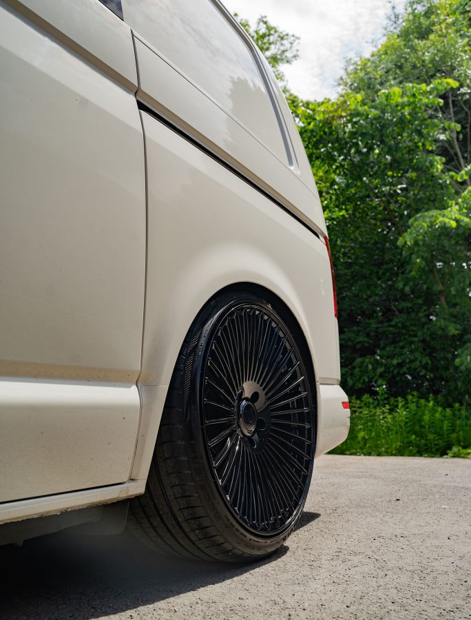 Volkswagen Transporter T6_1 T30 Riviera RV1 Gloss Black