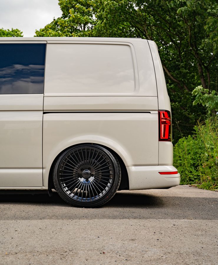Volkswagen Transporter T6_1 T30 Riviera RV1 Gloss Black