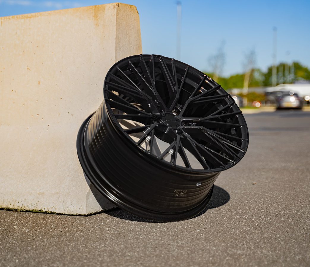 Riviera RF11 Lifestyle Gloss Black