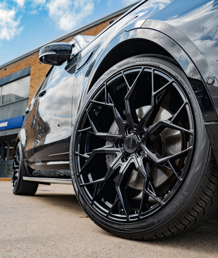 Land Rover Discovery 5 L462 Riviera RF5 Gloss Black