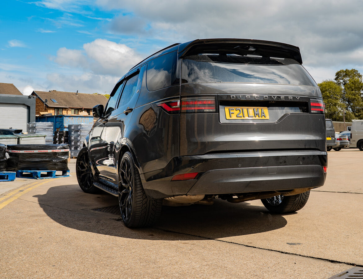 Land Rover Discovery 5 L462 Riviera RF5 Gloss Black