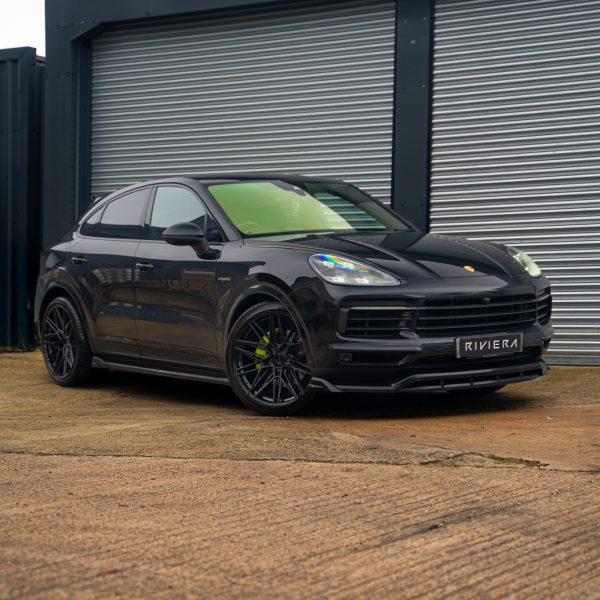 Porsche Cayenne V6 E-Hybrid Riviera RF10 Gloss Black