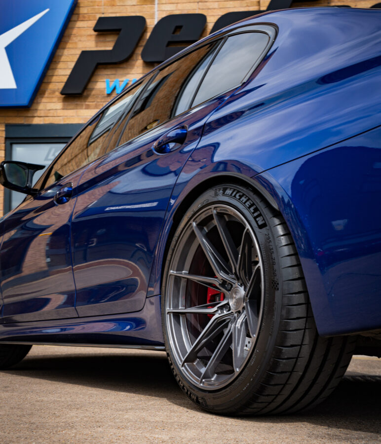 BMW M5 Competition Riviera RF107 Carbon Grigio