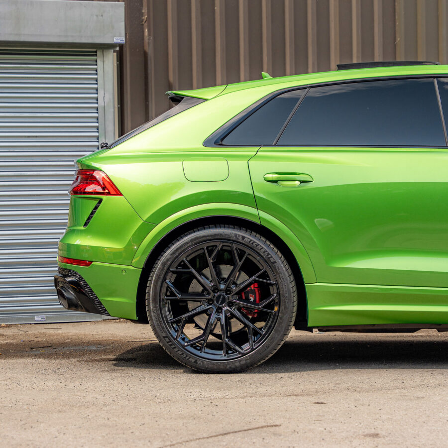Audi RSQ8 Riviera RV133 Gloss Black