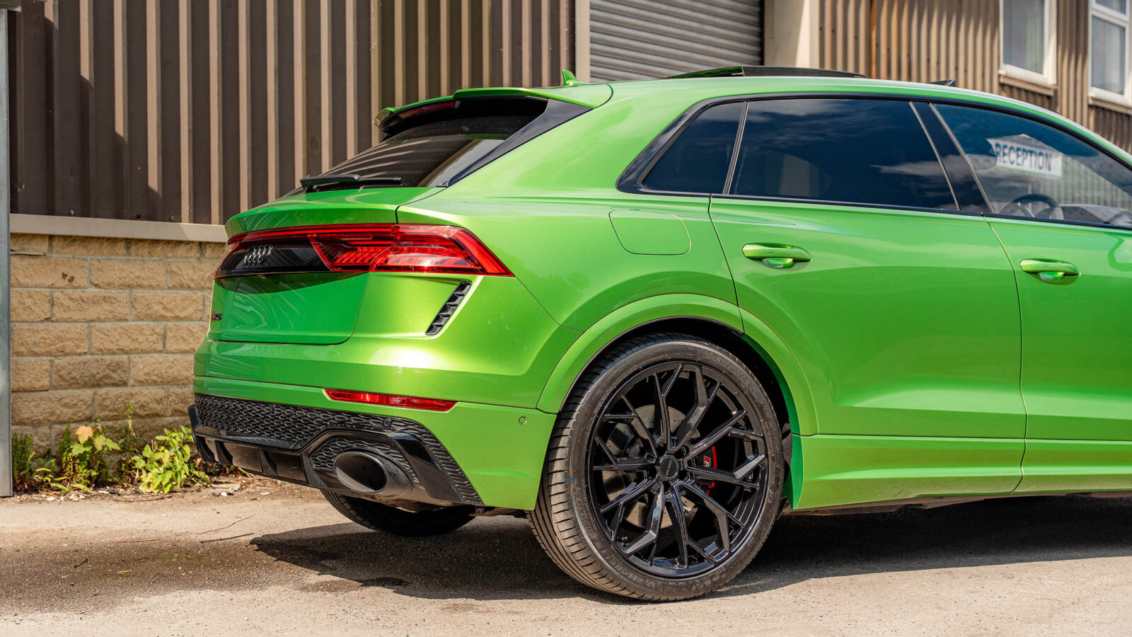 Audi RSQ8 Riviera RV133 Gloss Black