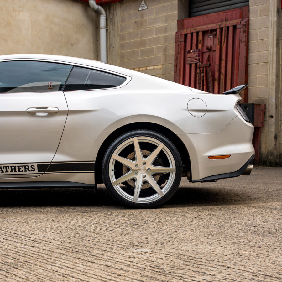 Ford Mustang GT Riviera RV177 Machine Silver Polished