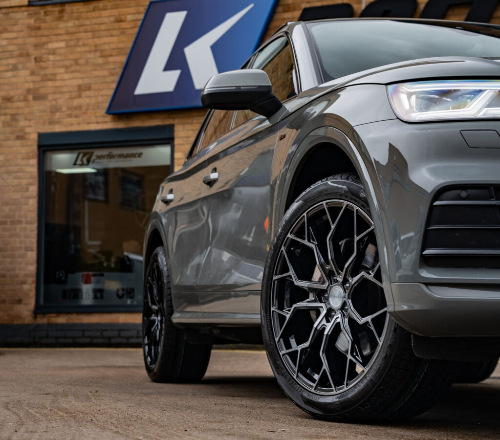 Audi Q5 FY Riviera RF5 Black Polished Dark Tint