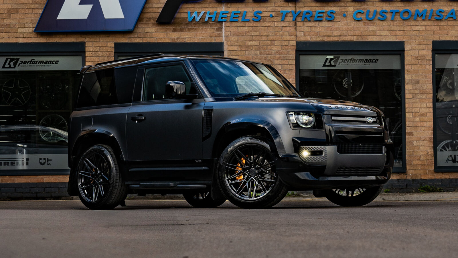 Land Rover Defender 90 Riviera RF10 Black Polished Dark Tint