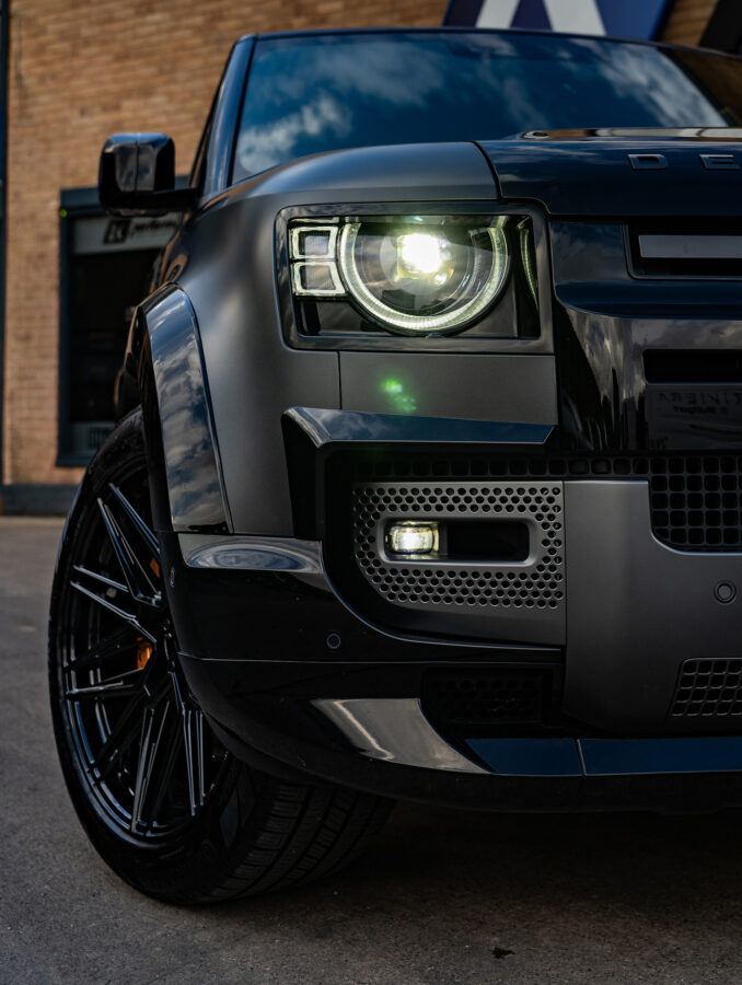 Land Rover Defender 90 Riviera RF10 Black Polished Dark Tint