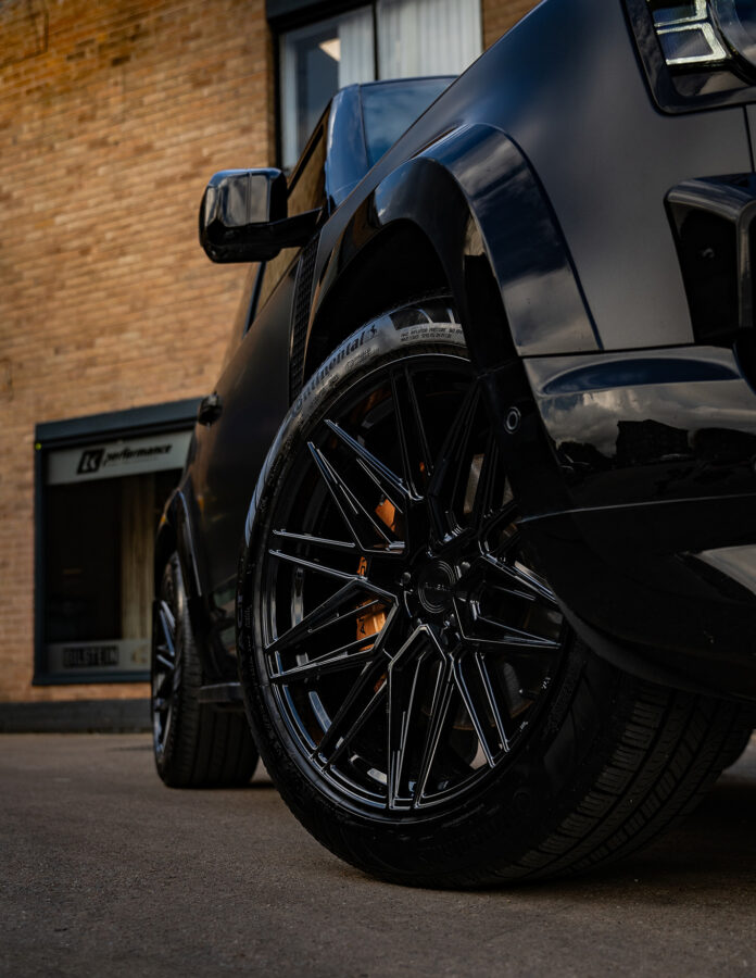 Land Rover Defender 90 Riviera RF10 Black Polished Dark Tint