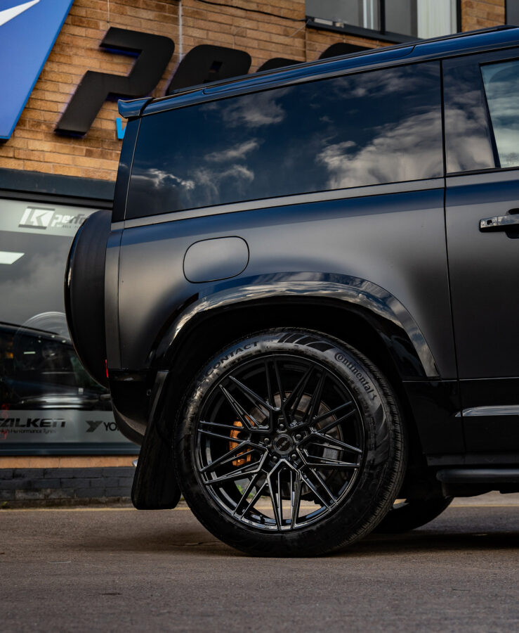Land Rover Defender 90 Riviera RF10 Black Polished Dark Tint