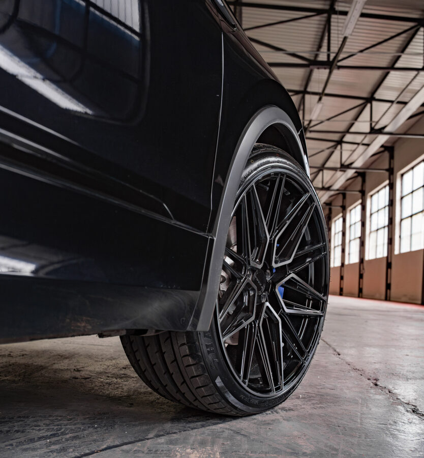 Volkswagen Tiguan R MK2 Riviera RF10 Black Polished Dark Tint