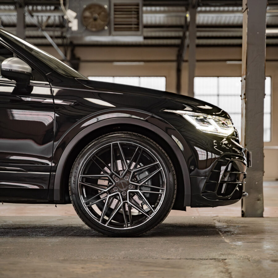 Volkswagen Tiguan R MK2 Riviera RF10 Black Polished Dark Tint