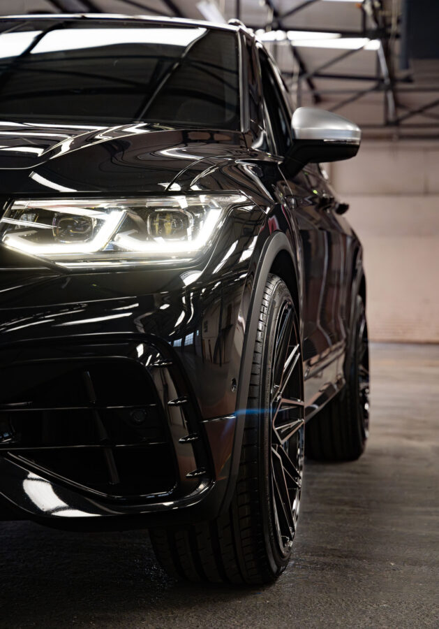 Volkswagen Tiguan R MK2 Riviera RF10 Black Polished Dark Tint