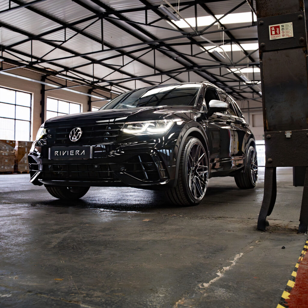 Volkswagen Tiguan R MK2 Riviera RF10 Black Polished Dark Tint