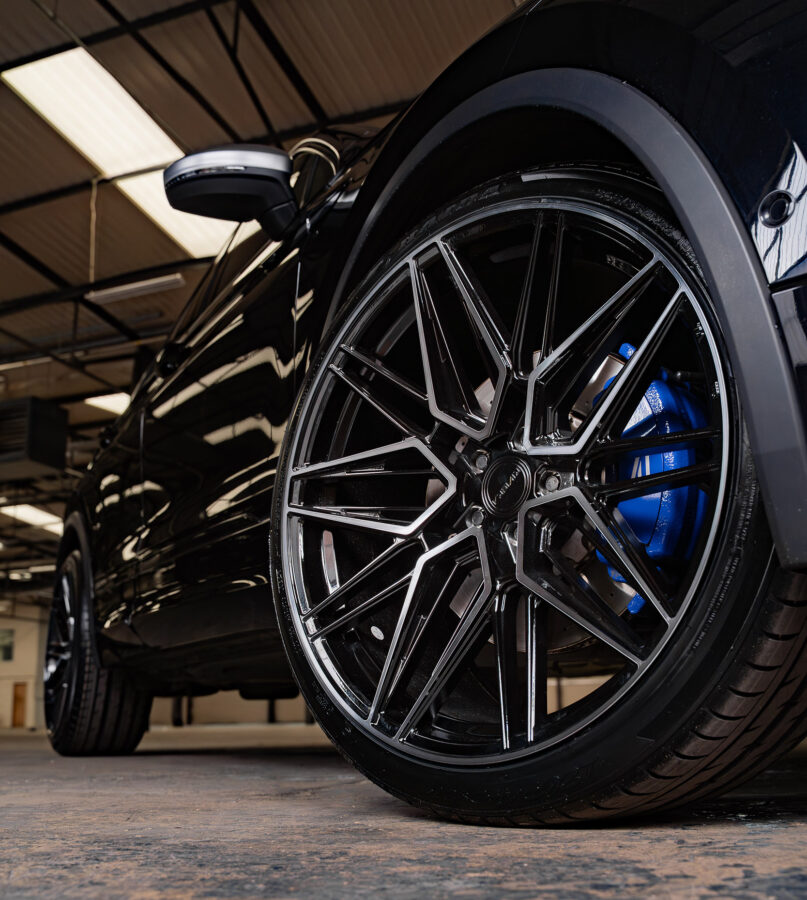 Volkswagen Tiguan R MK2 Riviera RF10 Black Polished Dark Tint