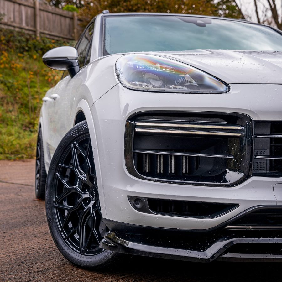 Porsche Cayenne Turbo E3 9Y Riviera RF108 Gloss Black