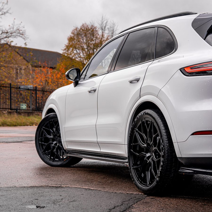 Porsche Cayenne Turbo E3 9Y Riviera RF108 Gloss Black